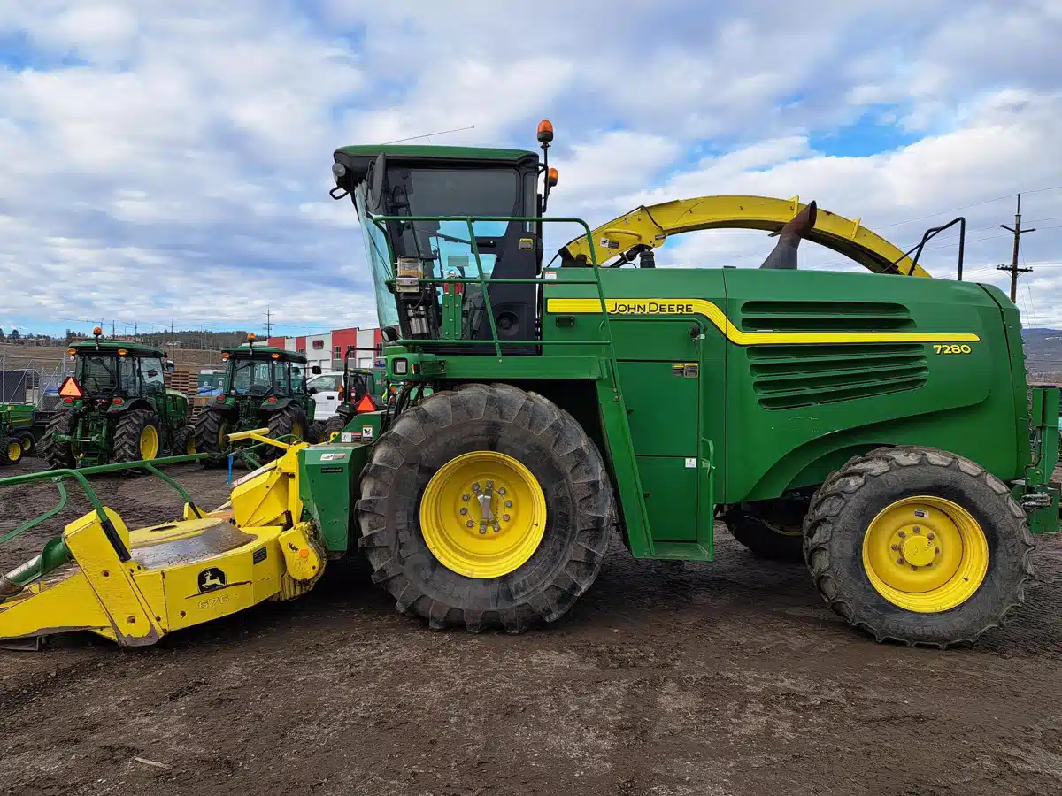 Gallery image 1 for Used 2013 John Deere 7280 Forage Harvester