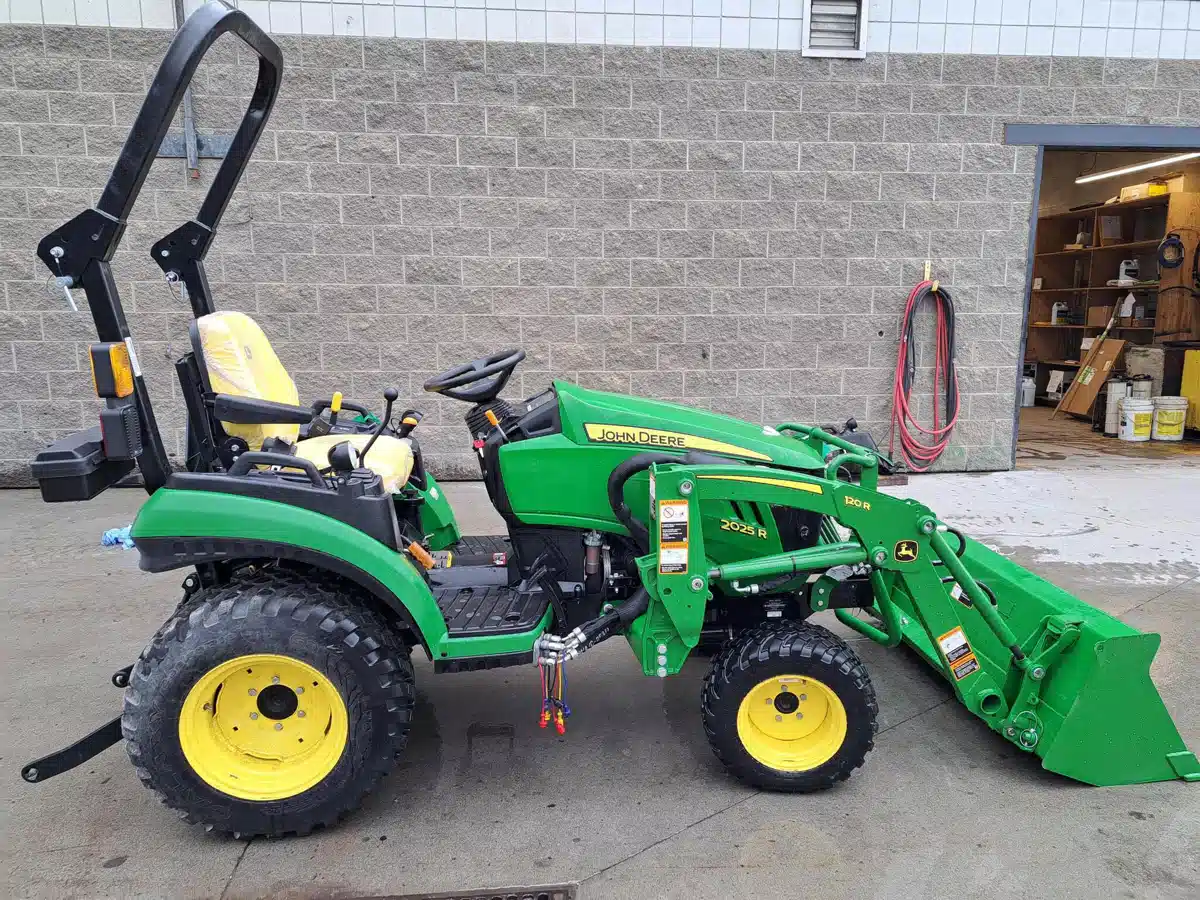 Gallery image 2 for Used 2024 John Deere 2025R Tractor