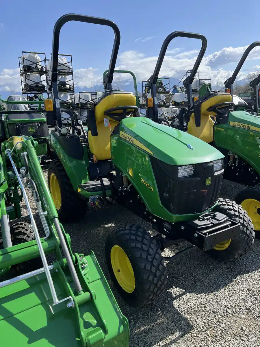 Gallery image 1 for Used 2023 John Deere 2025R Tractor