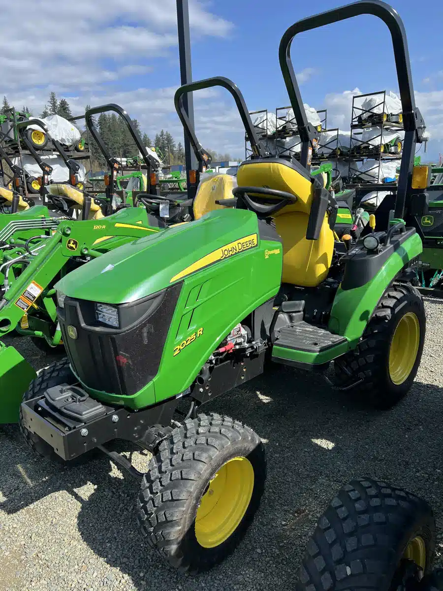 Gallery image 1 for Used 2023 John Deere 2025R Tractor