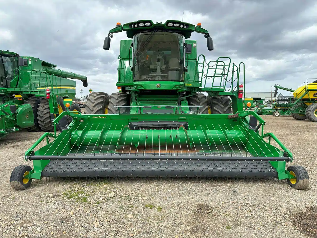 Gallery image 2 for Used 2019 John Deere S780 Combine