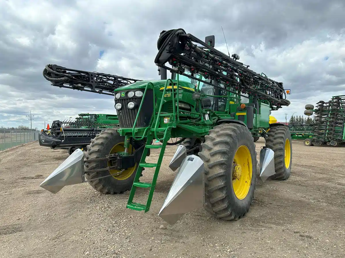 Gallery image 2 for Used 2013 John Deere 4730 Sprayer - Self Propelled