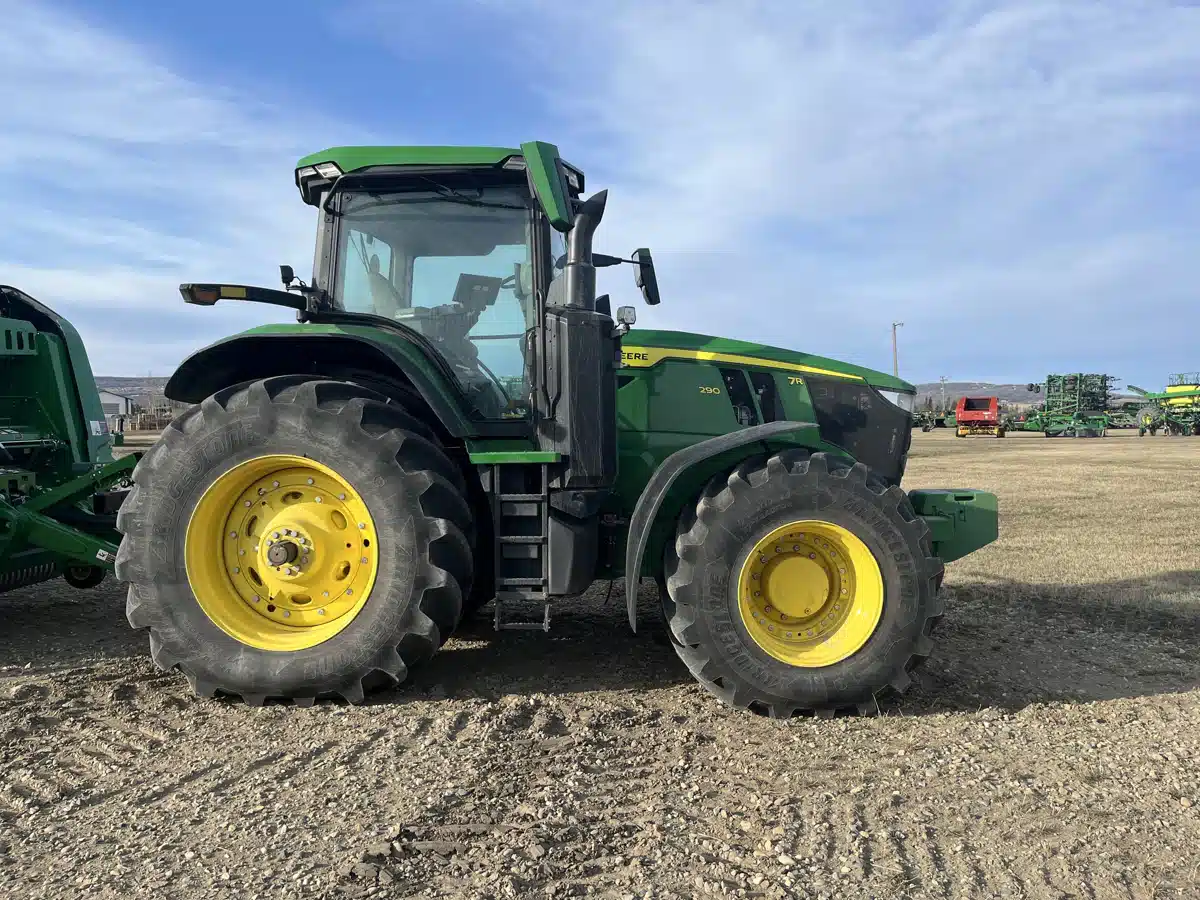 Gallery image 2 for Used 2024 John Deere 7R 290 Tractor