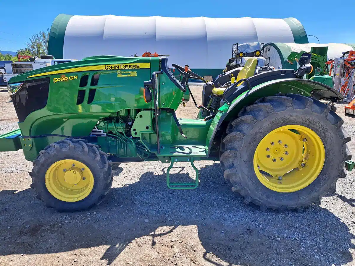 Gallery image 2 for Used 2023 John Deere 5090GN Tractor