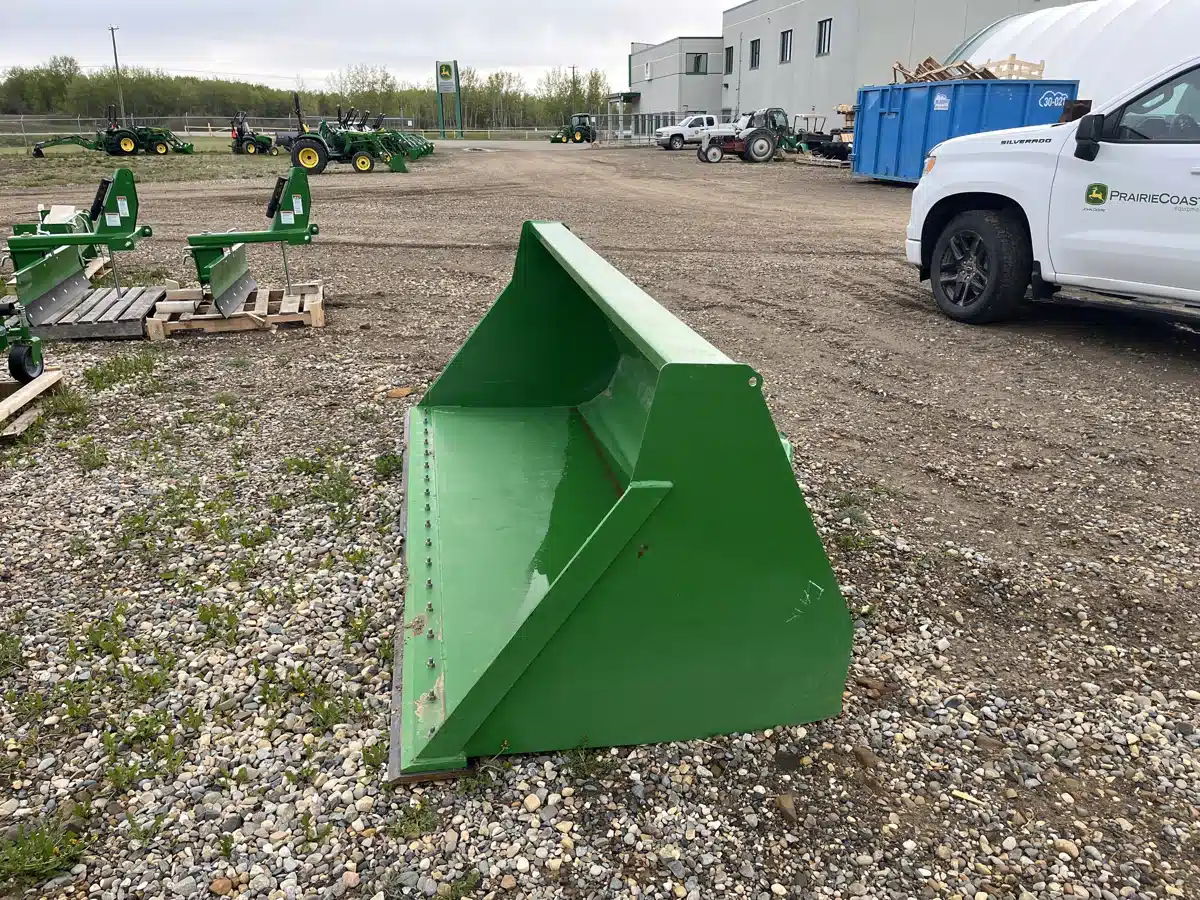 Gallery image 2 for Used 2023 John Deere High Volume Bucket Tractor