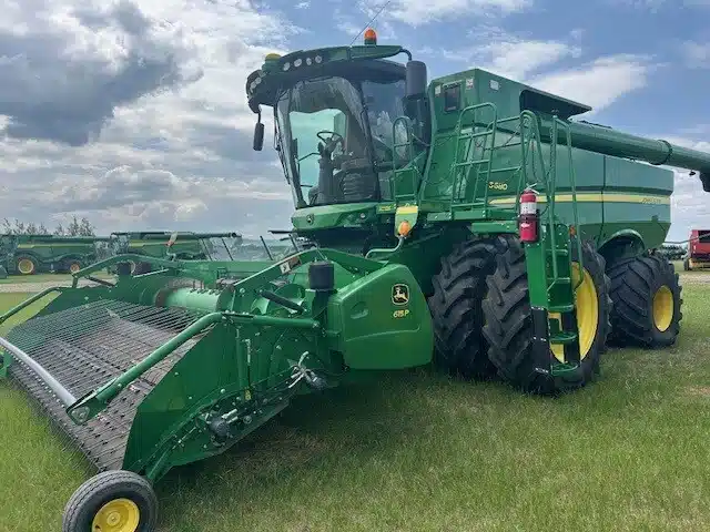 Gallery image 2 for Used 2014 John Deere S680 Combine