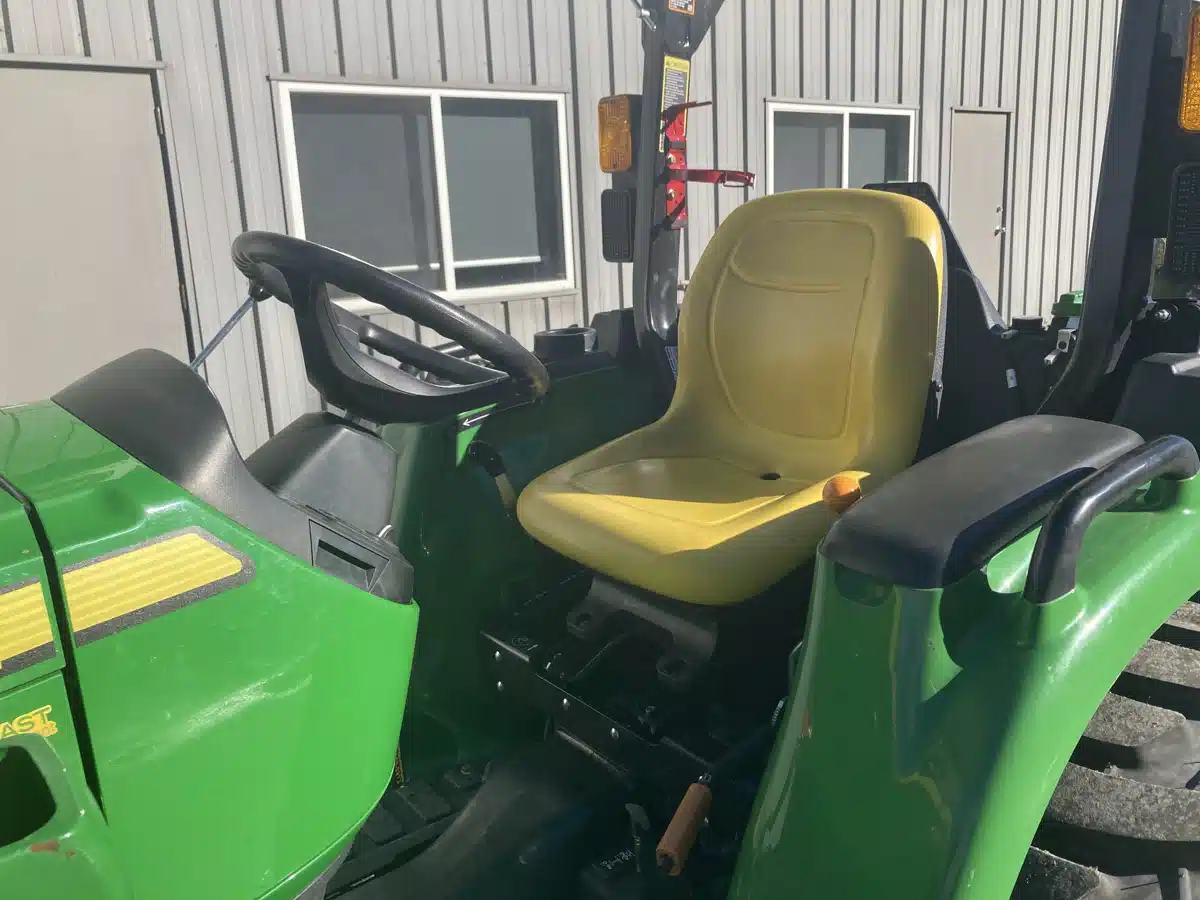 Gallery image 2 for Used 2022 John Deere 3025E Tractor