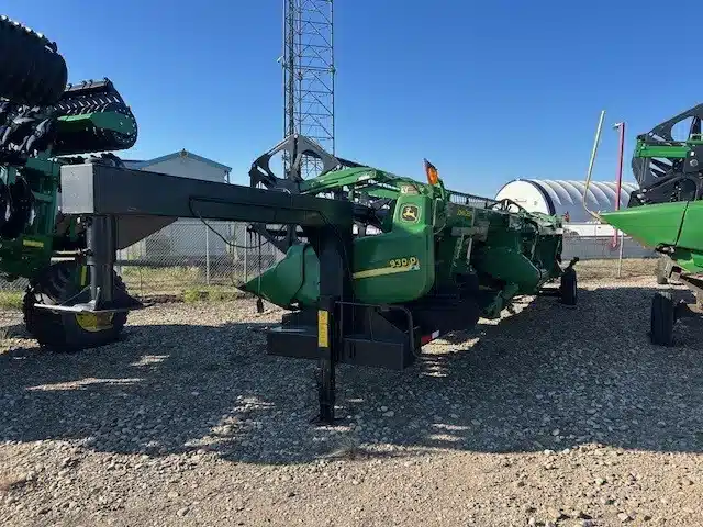 Gallery image 2 for Used 2005 John Deere 930D Header - Draper