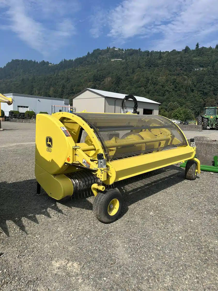 Gallery image 2 for Used 2021 John Deere 639 Windrower