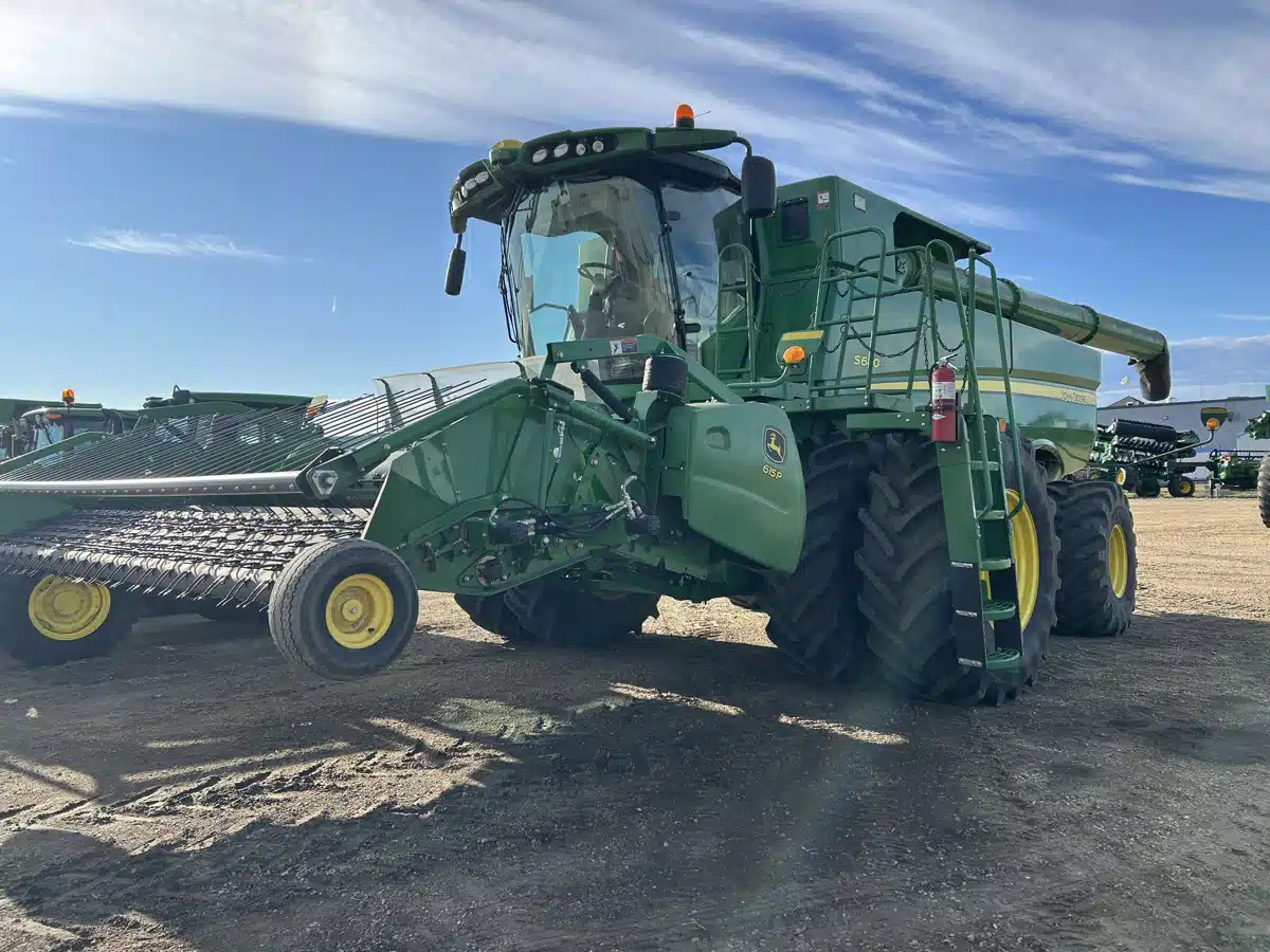 Gallery image 1 for Used 2015 John Deere S680 Combine