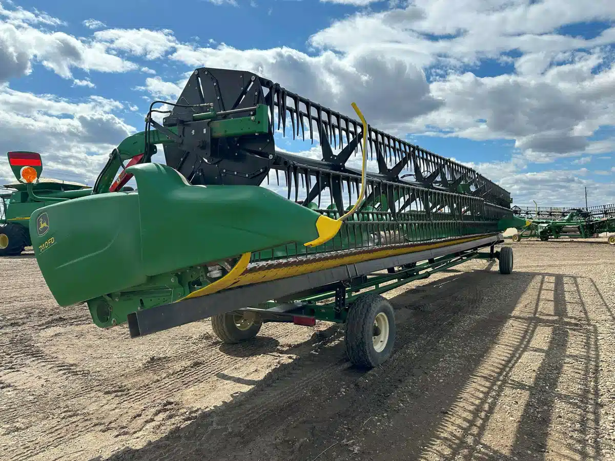 Gallery image 2 for Used 2019 John Deere 740FD Header - Draper
