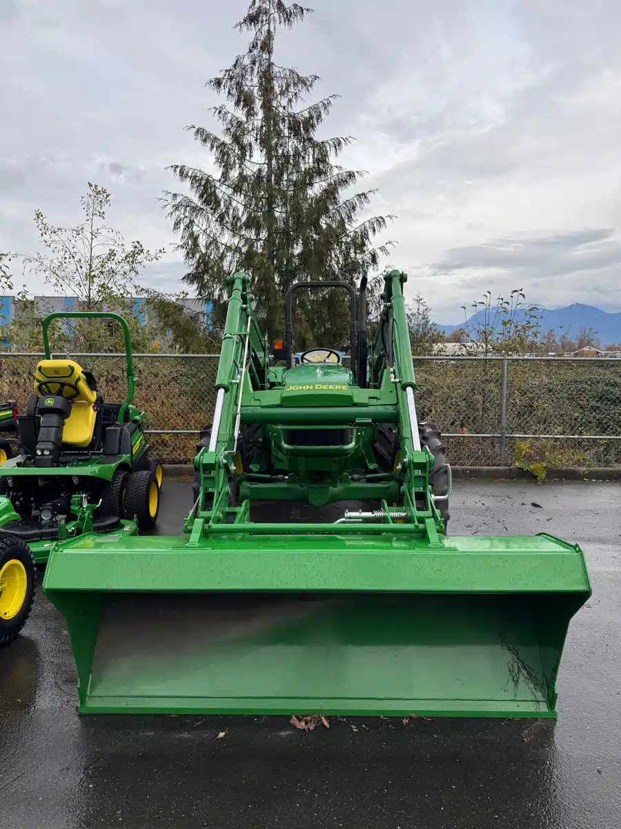 Gallery image 2 for Used 2014 John Deere 5075E Tractor