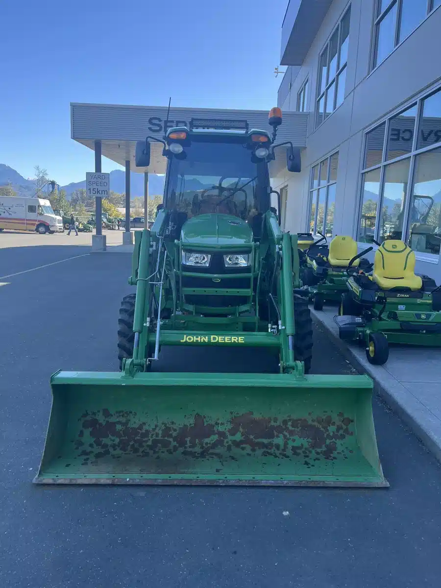 Gallery image 2 for Used 2022 John Deere 4052R Tractor