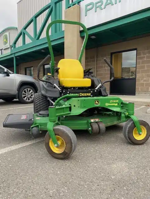 Gallery image 2 for Used 2019 John Deere Z925M Mower - Zero Turn