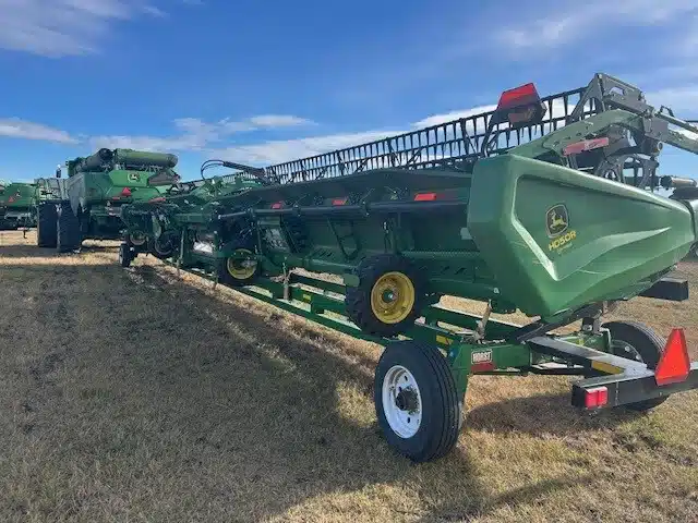 Gallery image 2 for Used 2024 John Deere HD50R Header - Draper