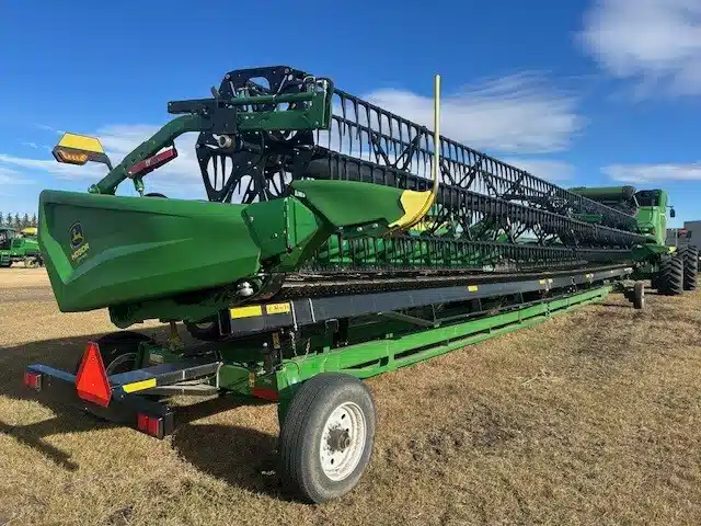 Gallery image 1 for Used 2024 John Deere HD50R Header - Draper