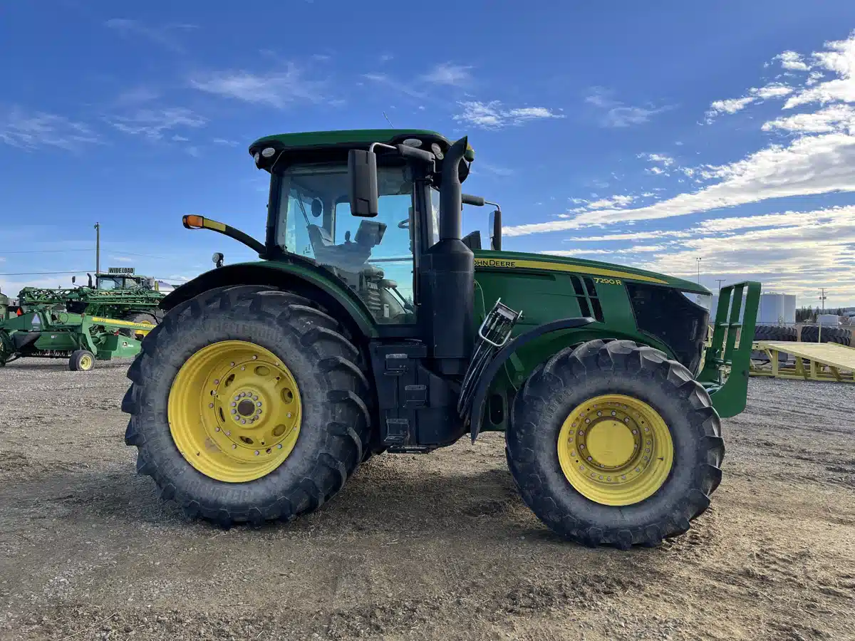 Gallery image 2 for Used 2019 John Deere 7290R Tractor