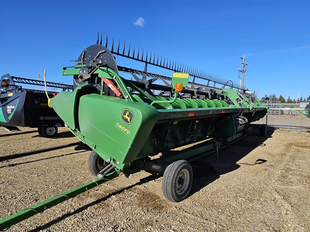 Gallery image 1 for Used 2018 John Deere 640FD Header - Draper