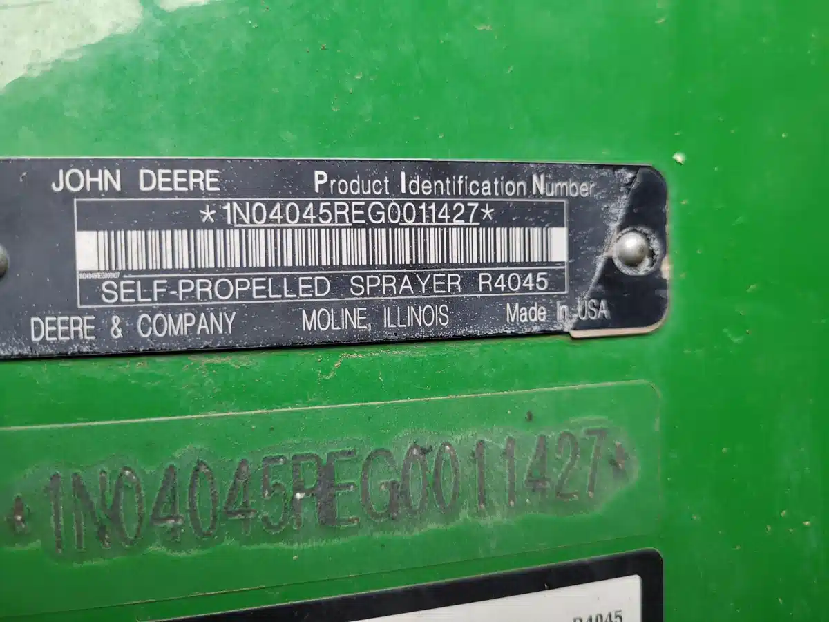 Gallery image 2 for 2016 John Deere R4045 Sprayer - Self Propelled
