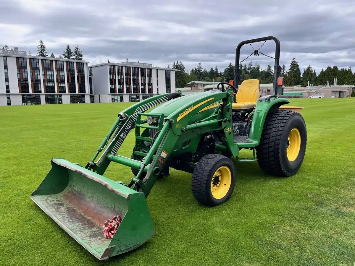 Gallery image 1 for 2008 John Deere 4320 Tractor