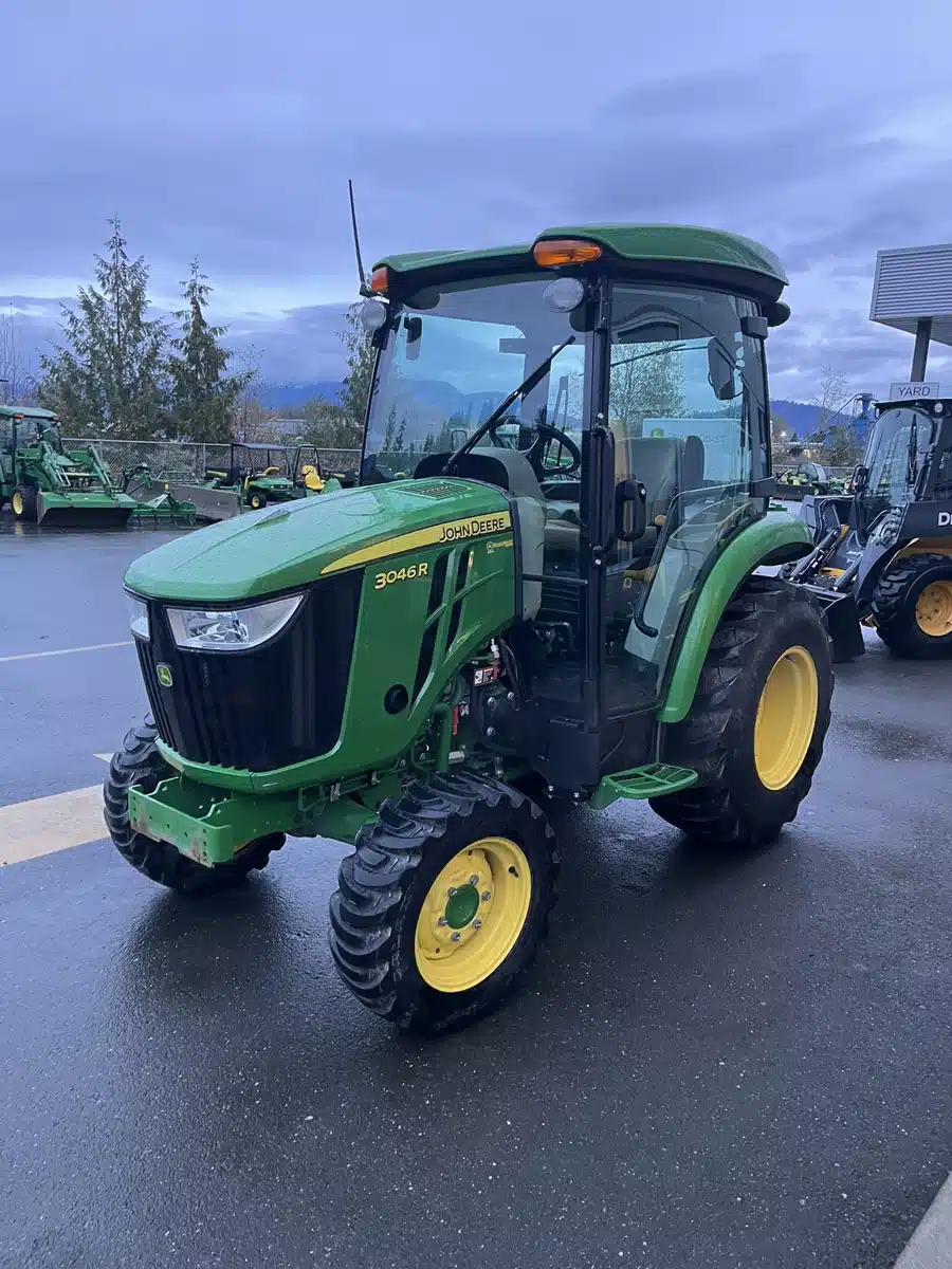 Gallery image 2 for 2023 John Deere 3046R Tractor