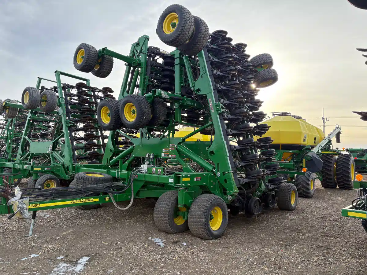 Gallery image 2 for Used 2017 John Deere 1890 Air Drill