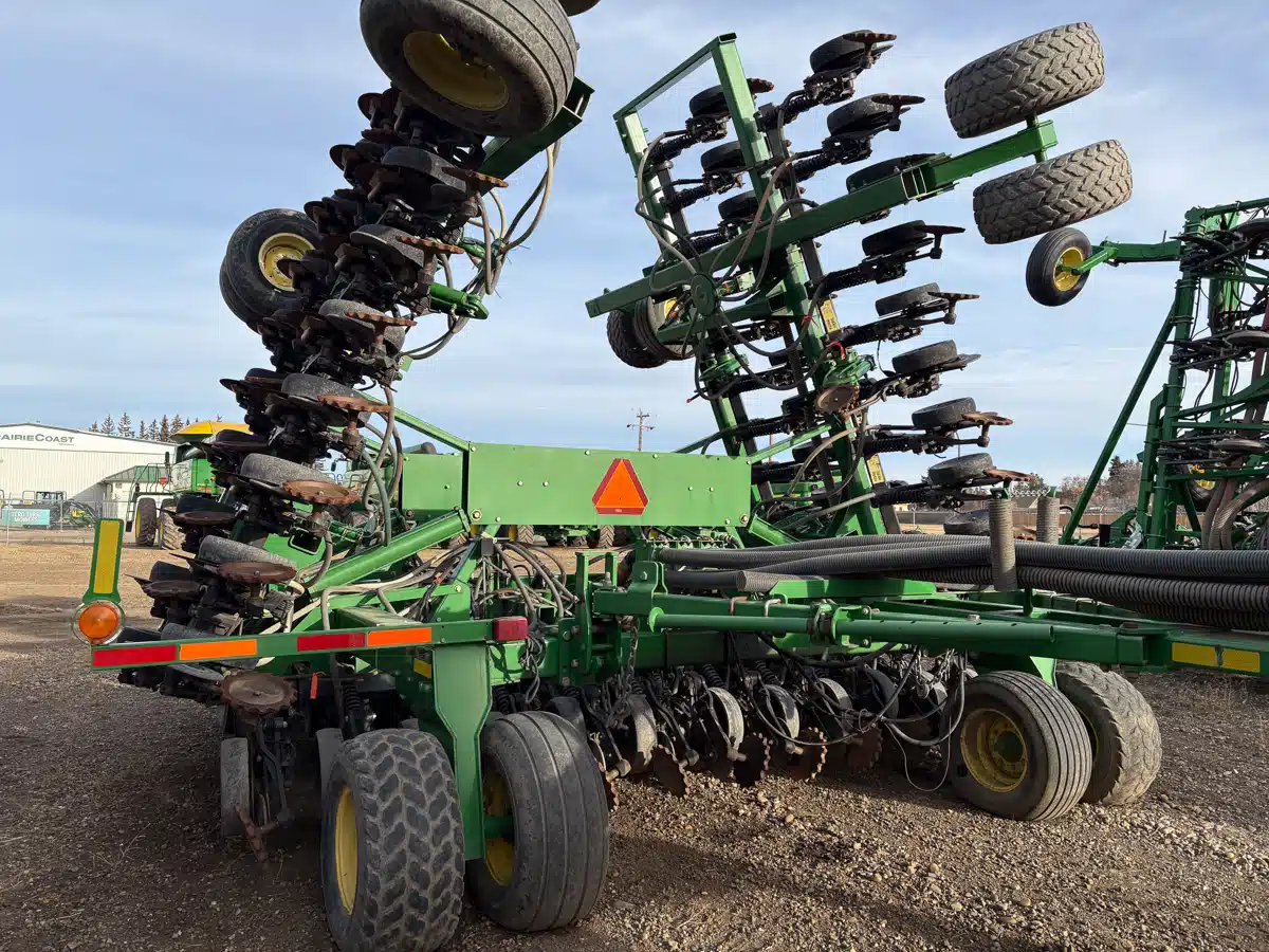 Gallery image 2 for Used 2004 John Deere 1910 Air Drill