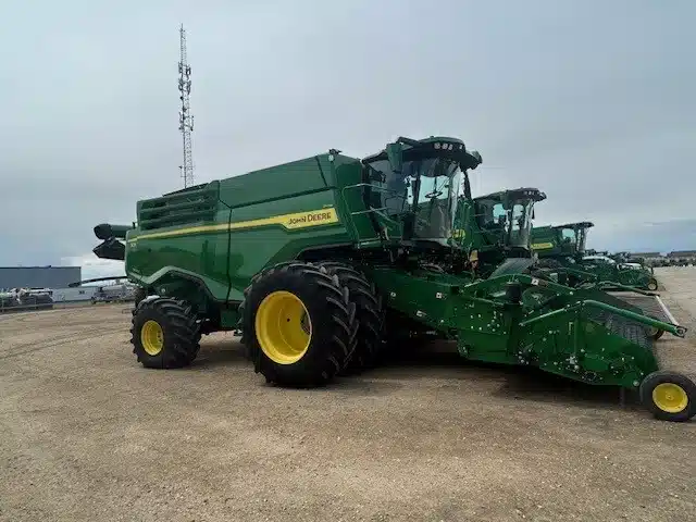 Gallery image 1 for 2024 John Deere X9 1100 Combine