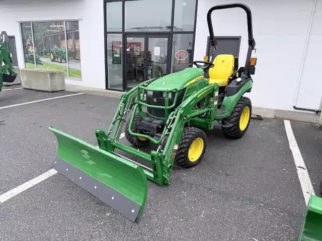 Gallery image 2 for 2023 John Deere 2025R Tractor