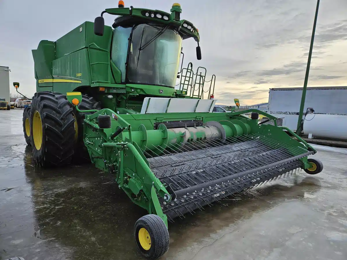 Gallery image 2 for 2015 John Deere S680 Combine