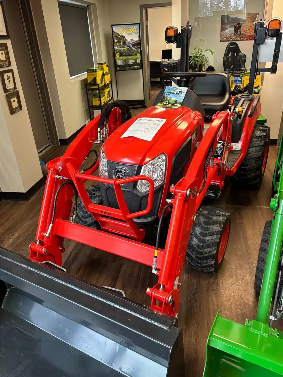 Photo de la Galerie 1 pour 2025 Kioti CS2220 Tracteur