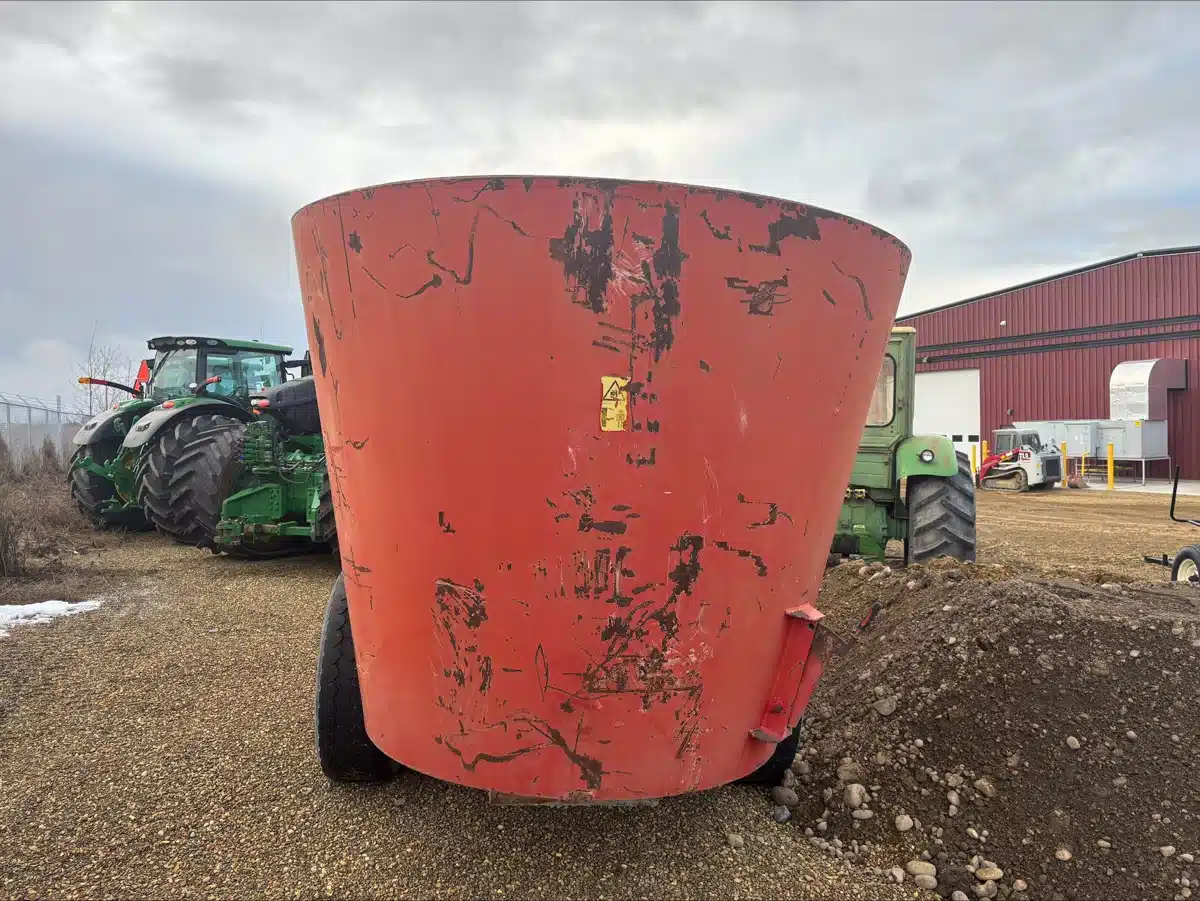 Gallery image 2 for 2008 Trioliet SM-2-1200 Bale Feeder