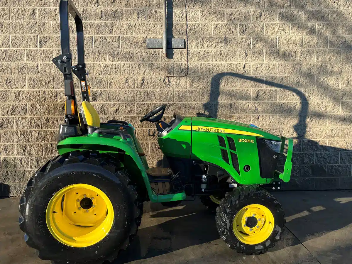 Gallery image 1 for 2023 John Deere 3025E Tractor