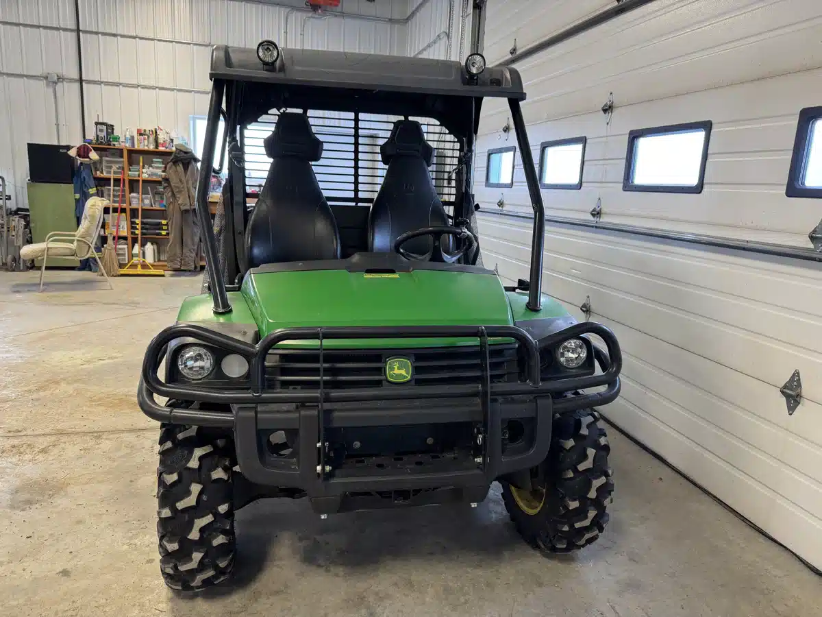 Photo de la Galerie 2 pour 2014 John Deere XUV 825I Véhicule utilitaire