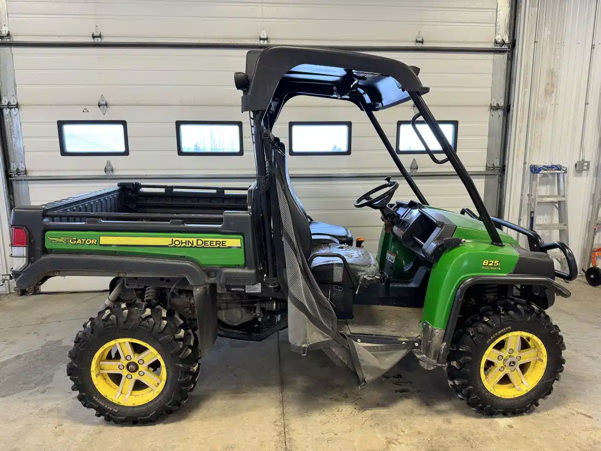 Photo de la Galerie 1 pour 2014 John Deere XUV 825I Véhicule utilitaire