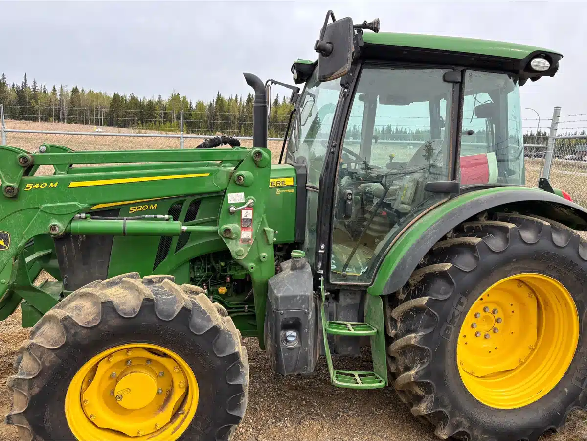 Gallery image 1 for 2023 John Deere 5120M Tractor