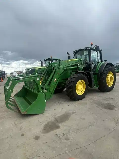 Photo de la Galerie 1 pour 2025 John Deere 6155M Tracteur