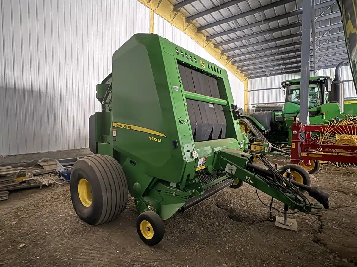 Gallery image 1 for 2023 John Deere 560M Round Baler