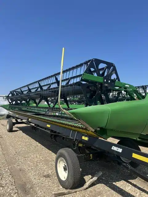 Gallery image 1 for 2014 John Deere 630D Header - Draper