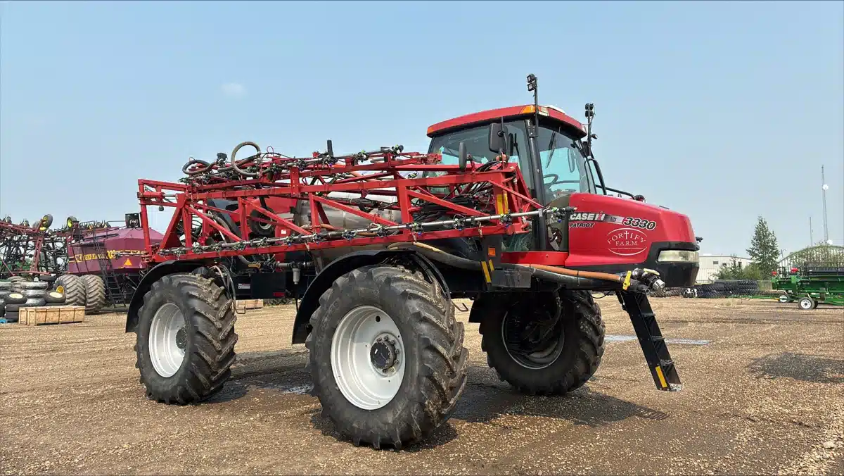 Gallery image 2 for 2014 Case IH PATRIOT 3330 Sprayer - Self Propelled