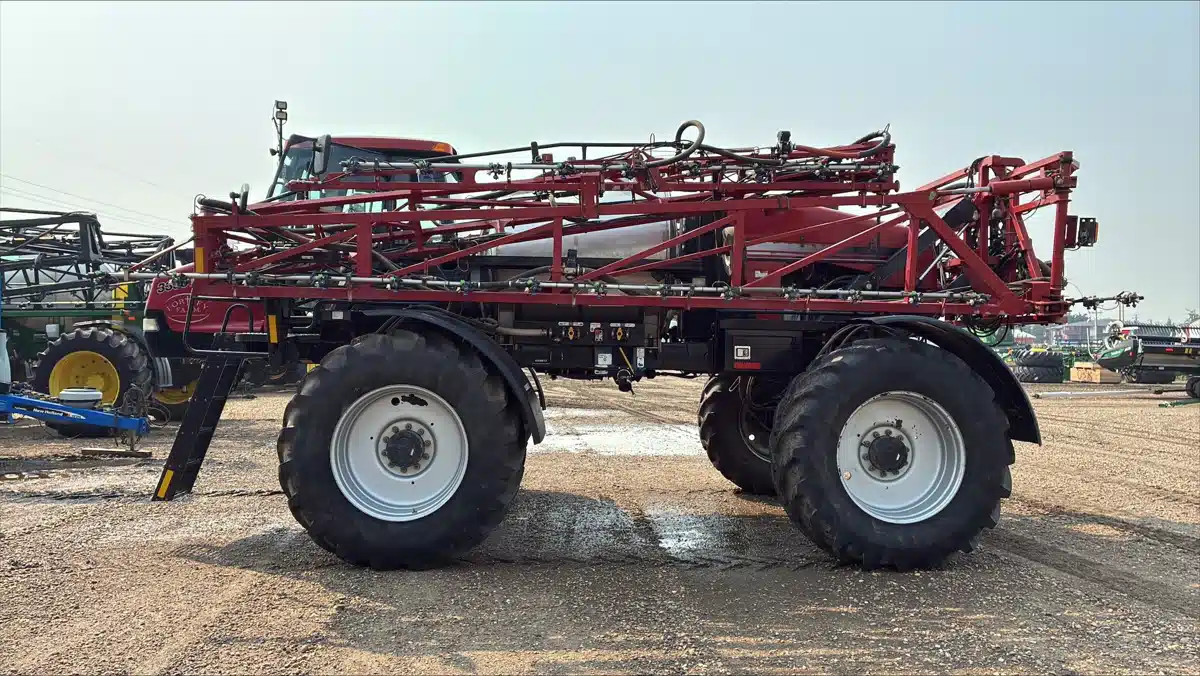 Gallery image 1 for 2014 Case IH PATRIOT 3330 Sprayer - Self Propelled