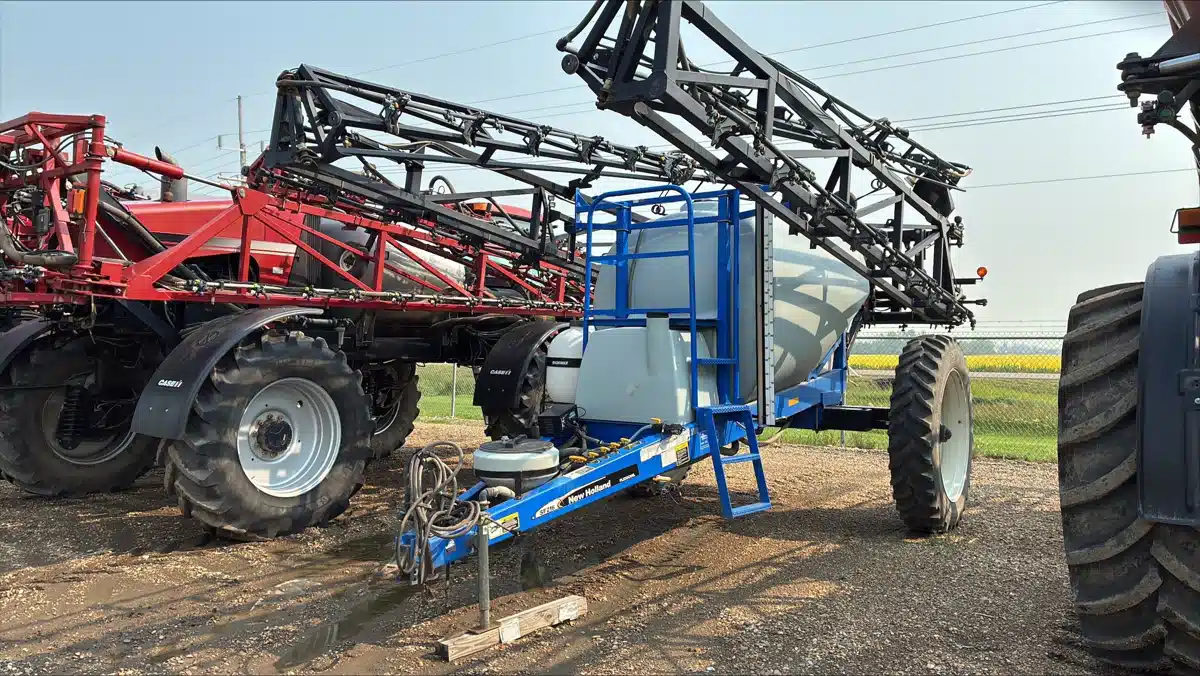 Gallery image 1 for 2016 New Holland SF216 Sprayer - Pull Type