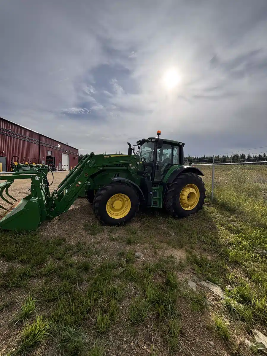 Photo de la Galerie 1 pour 2024 John Deere 6155M Tracteur