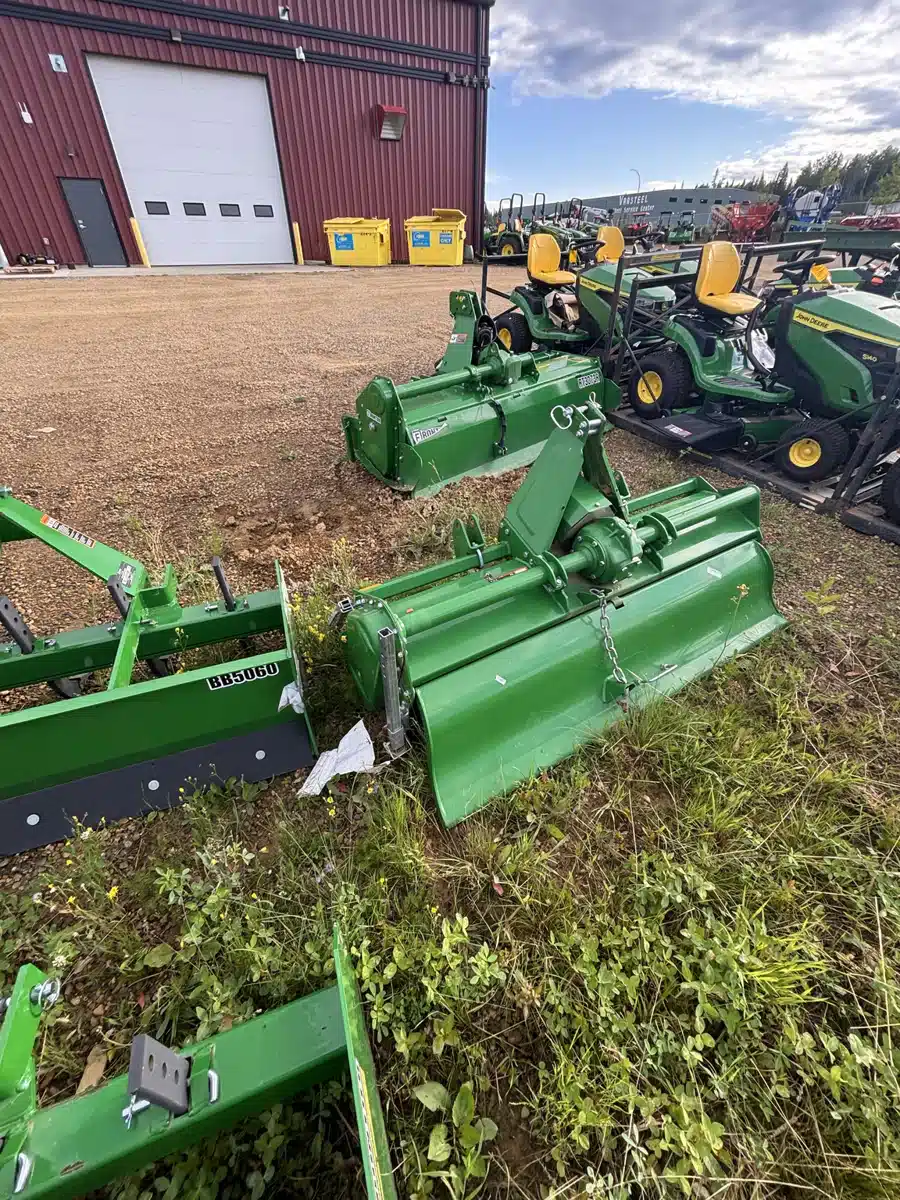 Photo de la Galerie 2 pour 2022 John Deere 655 TILLER Accessoires