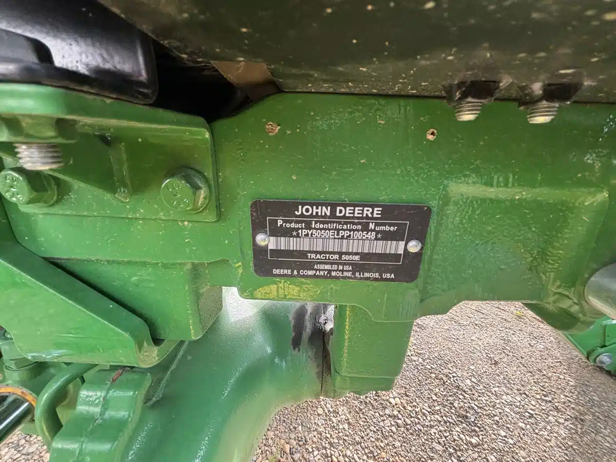 Photo de la Galerie 2 pour 2023 John Deere 5050E Tracteur