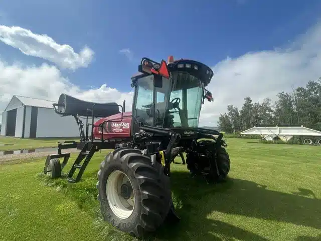 Gallery image 1 for 2014 MacDon M155 Windrower