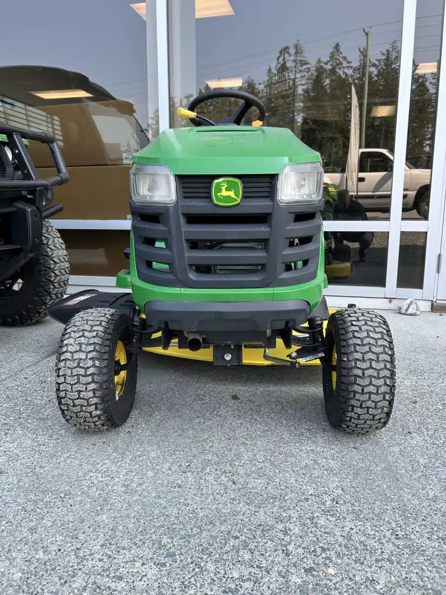 Photo de la Galerie 2 pour 2022 John Deere S100 Tracteur à pelouse