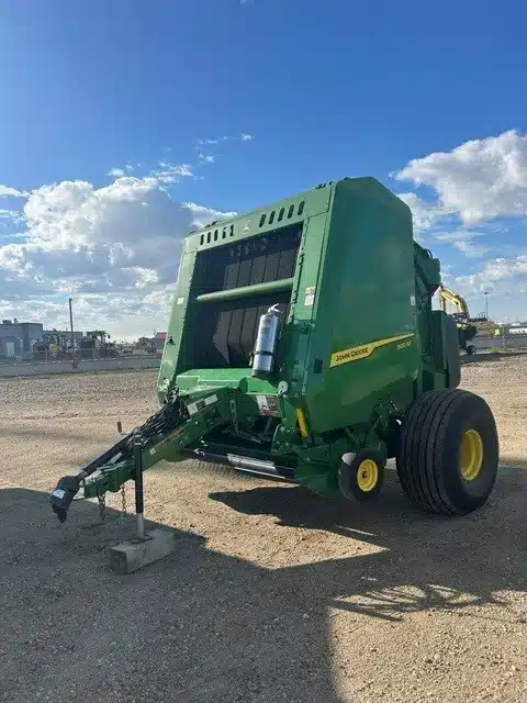 Photo de la Galerie 2 pour 2024 John Deere 561M Presse à Balle Ronde