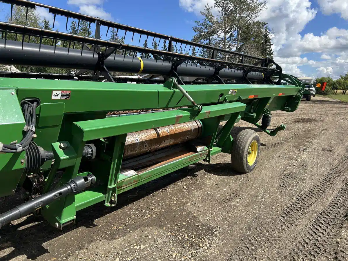 Gallery image 2 for 2007 John Deere 936D Header - Draper
