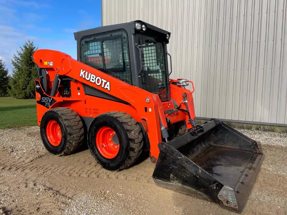 Gallery image 2 for Used 2020 Kubota SSV75 Skid Steer